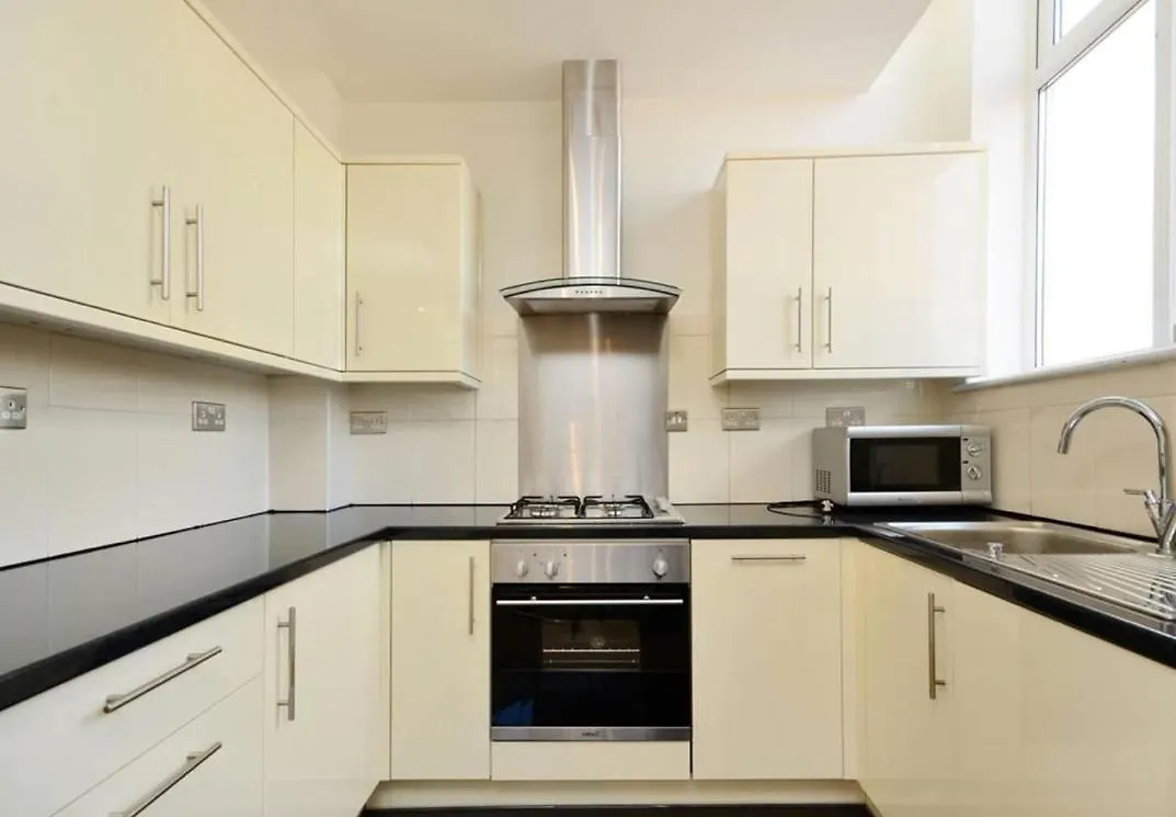 2 Bed Apartment - Westfield - Λονδίνο 0*,  Ηνωμένο Βασίλειο